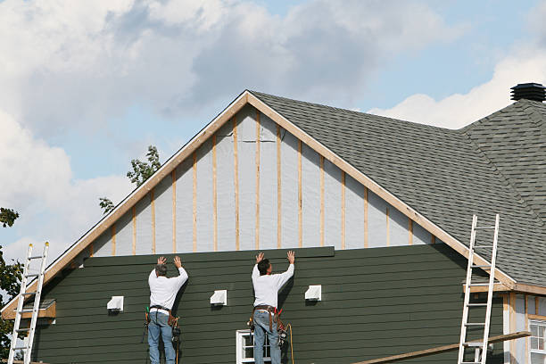 Professional Siding Replacement technician working in Sandyville, OH
